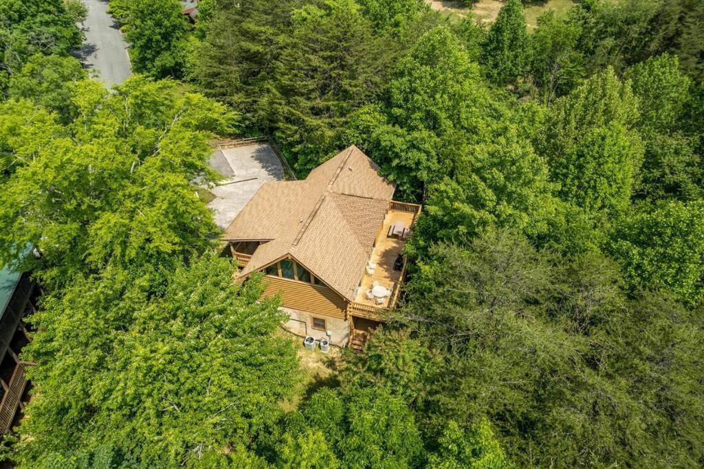1 Min To The Parkway Spacious Cabin W 3 Suites And Extra Bedroom! Pigeon Forge Ngoại thất bức ảnh