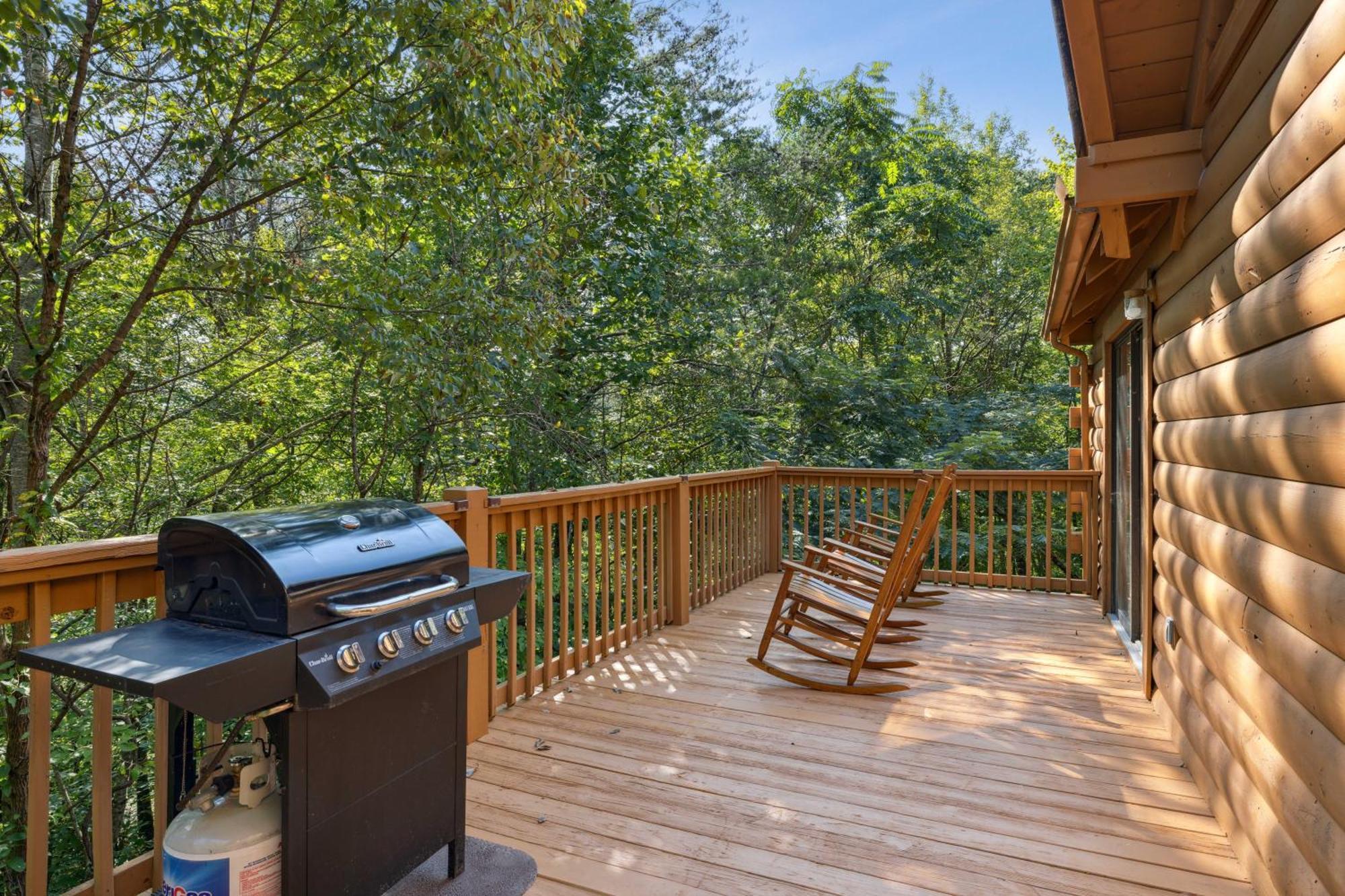 1 Min To The Parkway Spacious Cabin W 3 Suites And Extra Bedroom! Pigeon Forge Ngoại thất bức ảnh