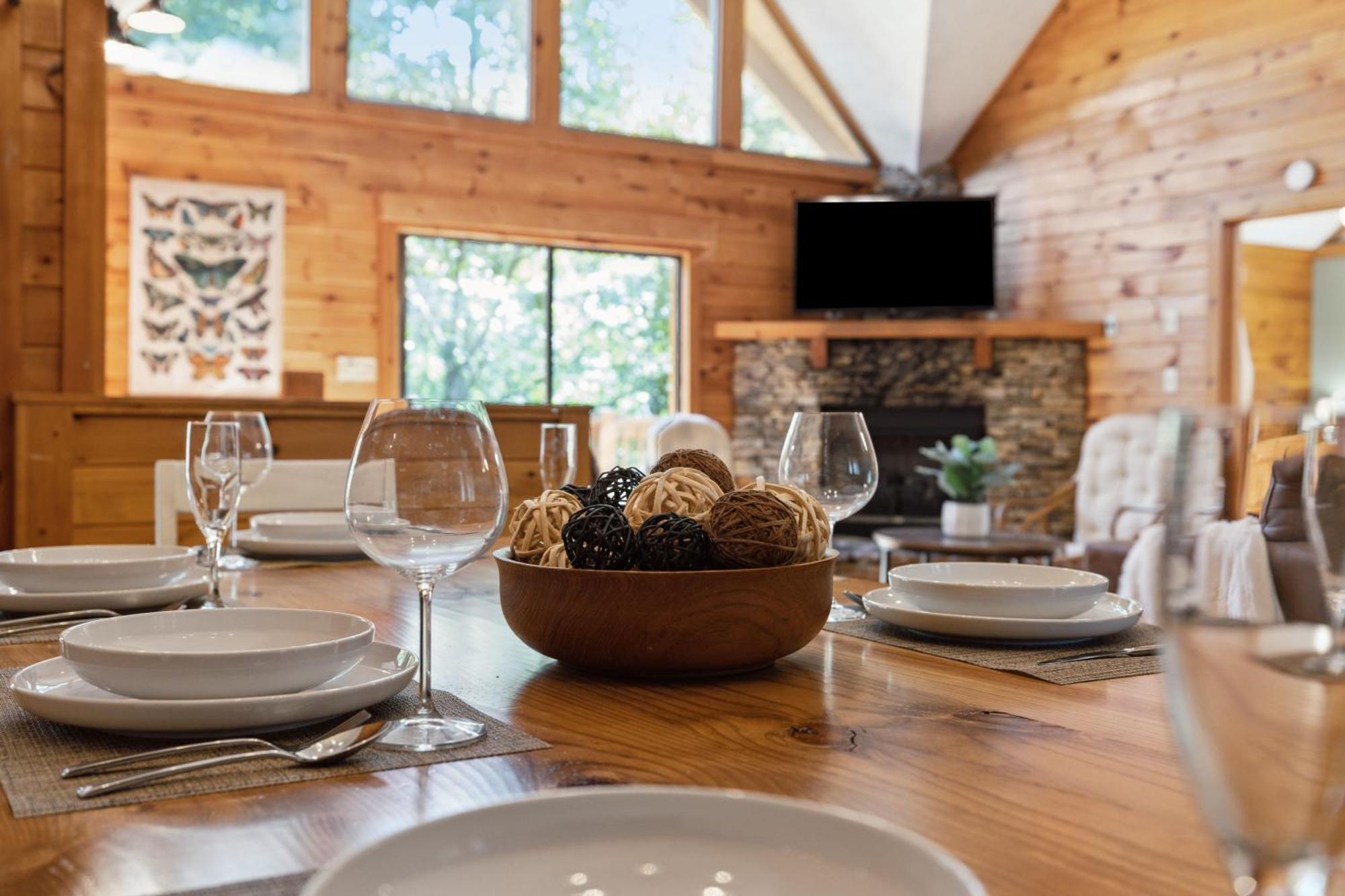 1 Min To The Parkway Spacious Cabin W 3 Suites And Extra Bedroom! Pigeon Forge Ngoại thất bức ảnh