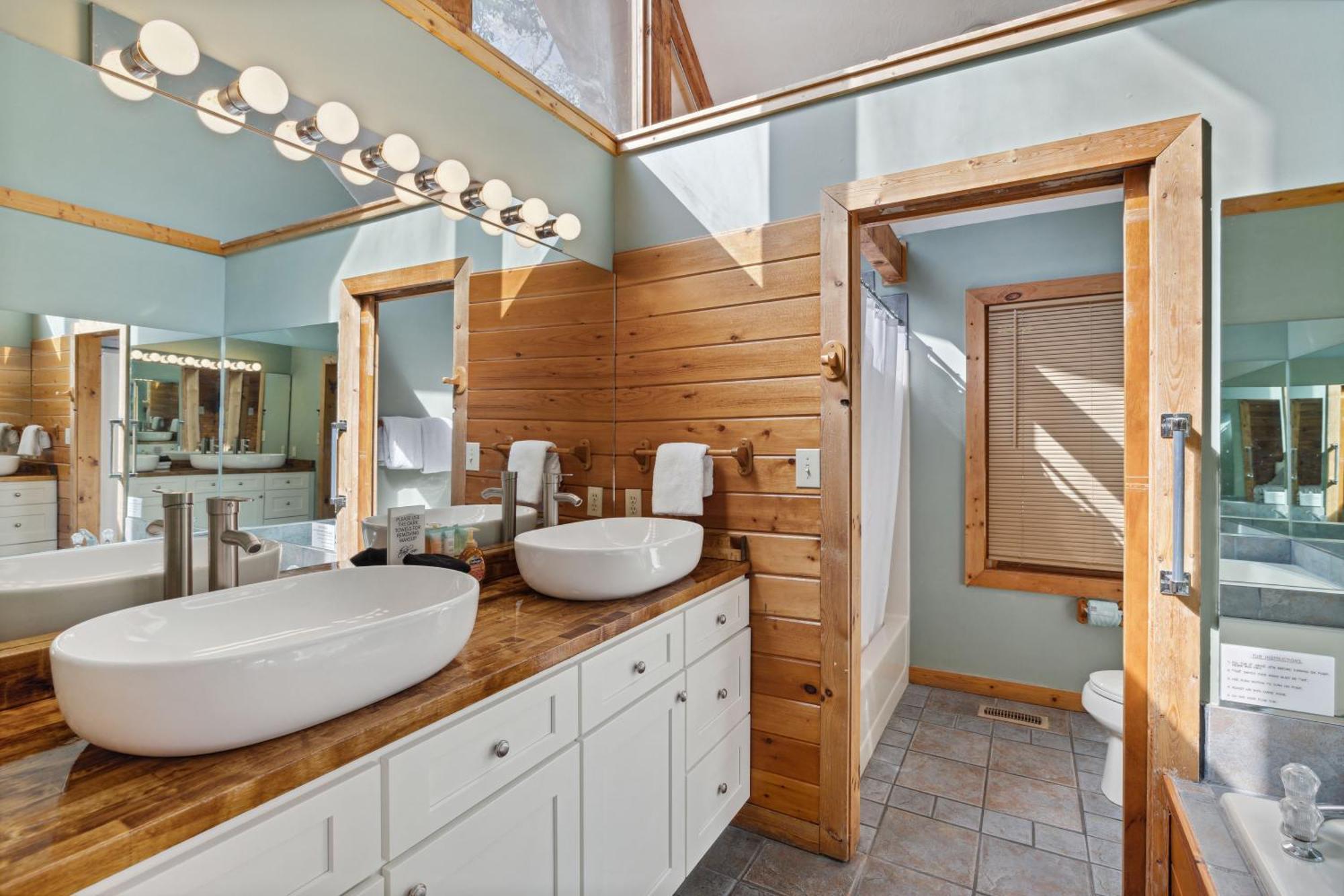 1 Min To The Parkway Spacious Cabin W 3 Suites And Extra Bedroom! Pigeon Forge Ngoại thất bức ảnh